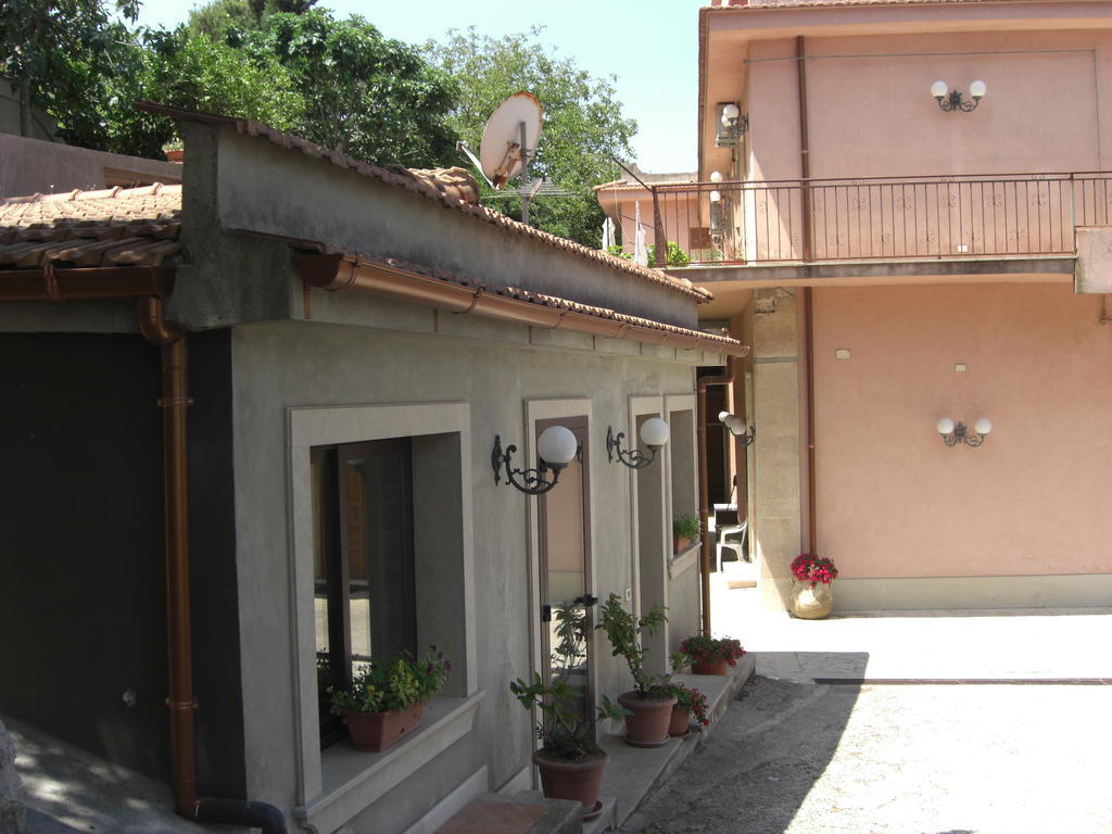 Albergo Villa Nobile Chiaramonte Gulfi Bagian luar foto