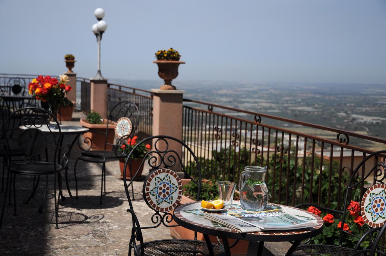 Albergo Villa Nobile Chiaramonte Gulfi Bagian luar foto