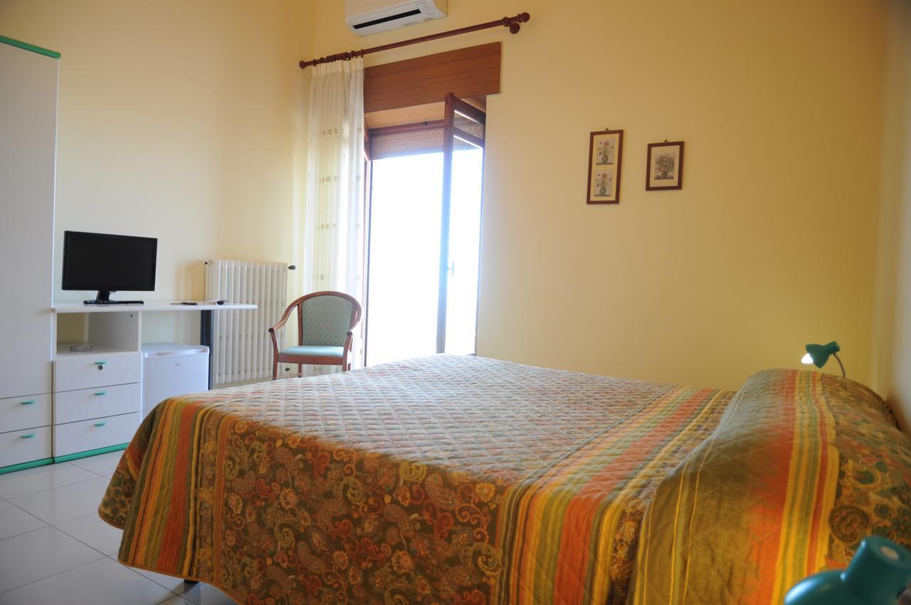 Albergo Villa Nobile Chiaramonte Gulfi Bagian luar foto