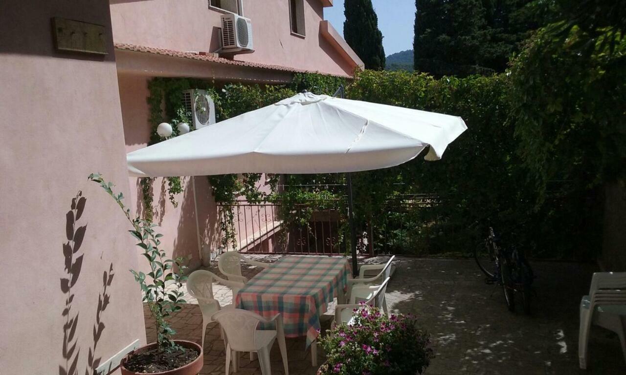 Albergo Villa Nobile Chiaramonte Gulfi Bagian luar foto